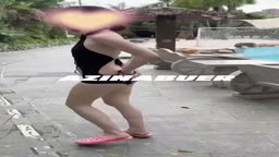 azinabuer マンちら水着露出