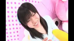 Mai plays with your Banana (アイドルの卵仲川舞)