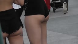 コスプレイヤー