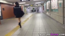 制服姿でオナニーするJK
