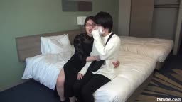 保健室のお姉さん　愛液ダラダラ