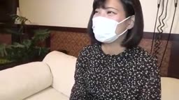 こぼれる爆乳