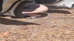 WIFE DOING A PEE