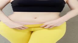 Evelyn 黄色レギンス