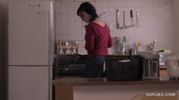 エロ妻穴あきデニム