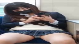 美人JKの見せパン