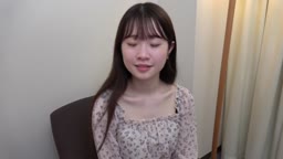 アイドル事務所からプレッシャーを受けている彼女