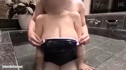 爆乳