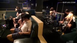 おっパブギャル