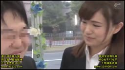 秋吉花音 ザ・マジックミラー 顔出し！働く美女限定 街頭調査！職場の同僚同士が2人っきりの密室で初めてのキス技コンプリートに挑戦！