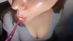 人妻早紀　よだれフェチ必見…