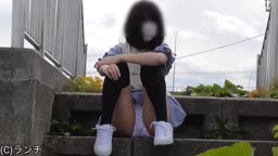 公園でパンチラ