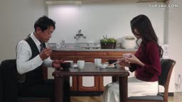 メガネ人妻司書　まきさん