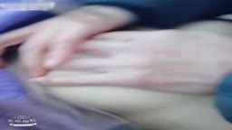 外で釣りしてるジジイを誘惑する痴女