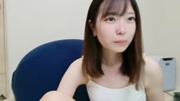 大量潮吹きを何度もする激カワ美女のオナ配信3-3