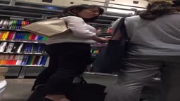 清楚なＯＬ 上パン大解放 ネイビークロップドパンツ