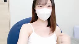 大量潮吹きを何度もする激カワ美女のオナ配信5-2