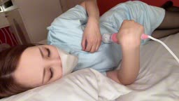 看護師の絶頂電マオナ