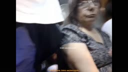 Encoxada Dickflash cum candid