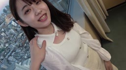 アイドル級美女ゆみちゃんと高級ホテルでお泊まりデート。優しい性格と極上の笑顔、さりげない仕草すべてが癒しをもたらす最高級美女。芸術的なスレンダーボディに興奮止まらず大量射精