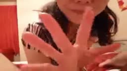 いっぺん服着たまま手コキでヌイてくれや