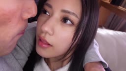 アイドル顔負けのスレンダー美女との生々しい避妊なし中出し本気セックスの極秘映像『八掛〇み』