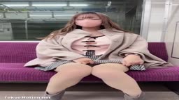 ホテルにいる魅力的な美女たち006