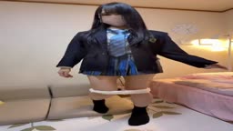 青チェ着てお部屋で食い込みパンチラ