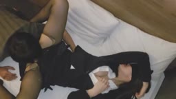 (契約欲しさに股を開く美人保険外交員)