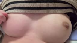 乳もみ