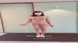 夏はやっぱり全裸でヨガ