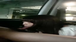 キューティクル黒髪ロングヘアー女子大生の車内フェラ