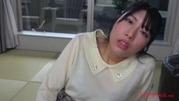 若妻初撮りで生中出し。「一日に5回くらいオナニーしちゃってる…♡」とディルドを毎日ずぼずぼしちゃってるみたいで性欲がヤバいことになってます。