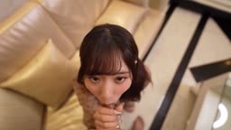 潮を吹く度に「ごめんなさい」と言う可愛い女の子