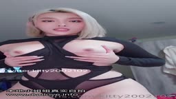 kitty2002102-32