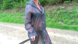 NaGaGi Raincoat walk