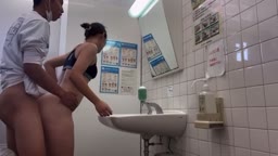 公衆トでハメ撮り