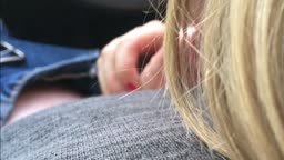 Großer Schwanz-Blowjob mit Fingern und Titten - Deutscher Oralsex