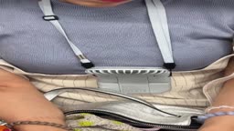 電車内着衣胸