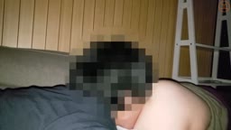 【個人】家計を助けるための経営に失敗し融資を受ける人妻。熟れた膣に結婚後初めて受け入れる他人棒