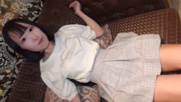 超絶ｲﾓｳﾄ体型の人気ｺﾝｶﾌｪ嬢野外プレイ。いけない想像ができるミニ体型の彼女に半外半中出し