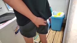 【個人】九州のスレンダー若妻。ご主人と寝ているベッドで他人棒に中出しされる特典