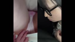 黒縁メガネのOLさん