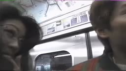 運行中の山手線車内でフェラ抜き