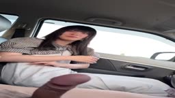 エロ乳首　車内フェラ