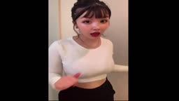 デカ乳有名オナペ　乳出しビデ通