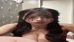 デカ乳　まりな
