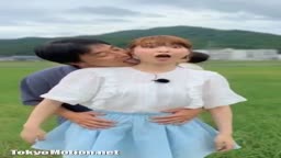 AI動画 後ろからおっさんに襲われるやつ
