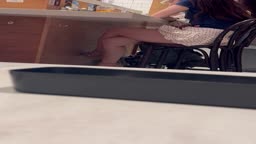 パンツ見えそうな女、新宿