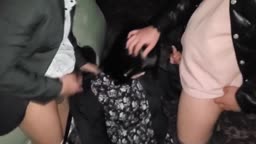 【顔晒し】生配信で訪問して２度の強 制中出し...直後に夜逃げしたので山中に連行し野外で堕とし。家に連れ帰り仏壇の前で５度目の中出し。特典1